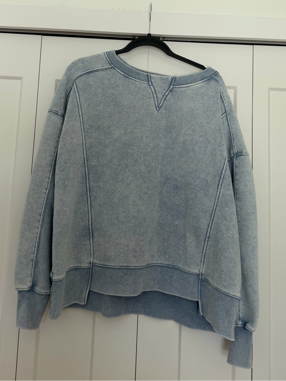 Vinyl icons Light Blue Mineral Wash Crewneck Sweatshirt - Women's Sweater